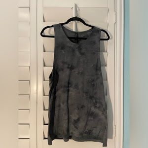 Lululemon tank top. Size: M. Diamond Dye Asphalt Gray Black.